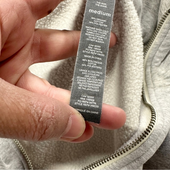 Vuori Women’s Organic Cotton Restore Half Zip Pullover in Light Heather Grey M - Picture 12 of 14